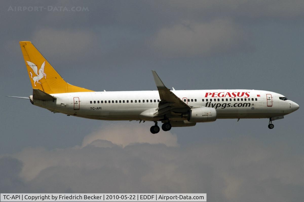 TC-API, 2002 Boeing 737-86N C/N 32732/1056, on final RW07R