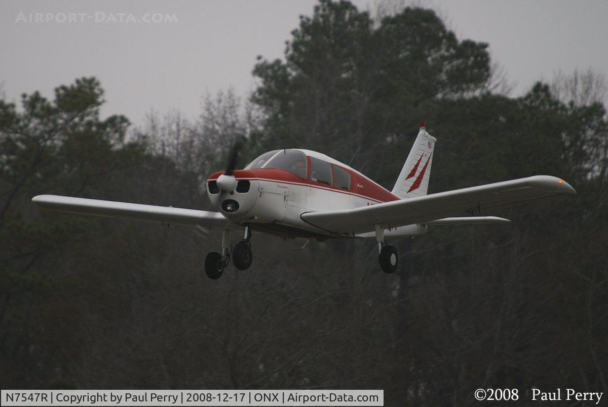 N7547R, 1966 Piper PA-28-140 C/N 28-22109, Getting airborne from Currituck