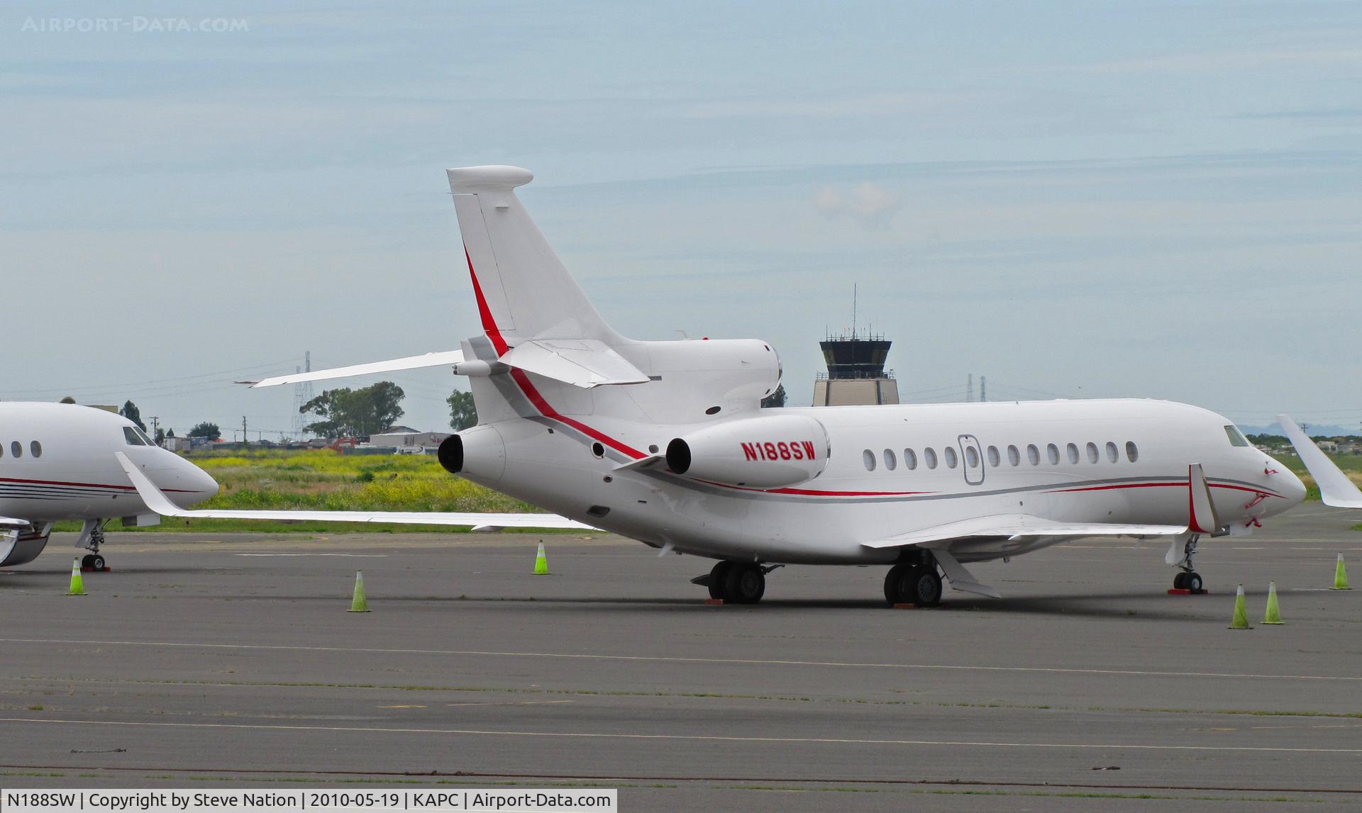 N188SW, 2008 Dassault Falcon 7X C/N 23, Dassault Falcon 7X on ramp at Napa, CA