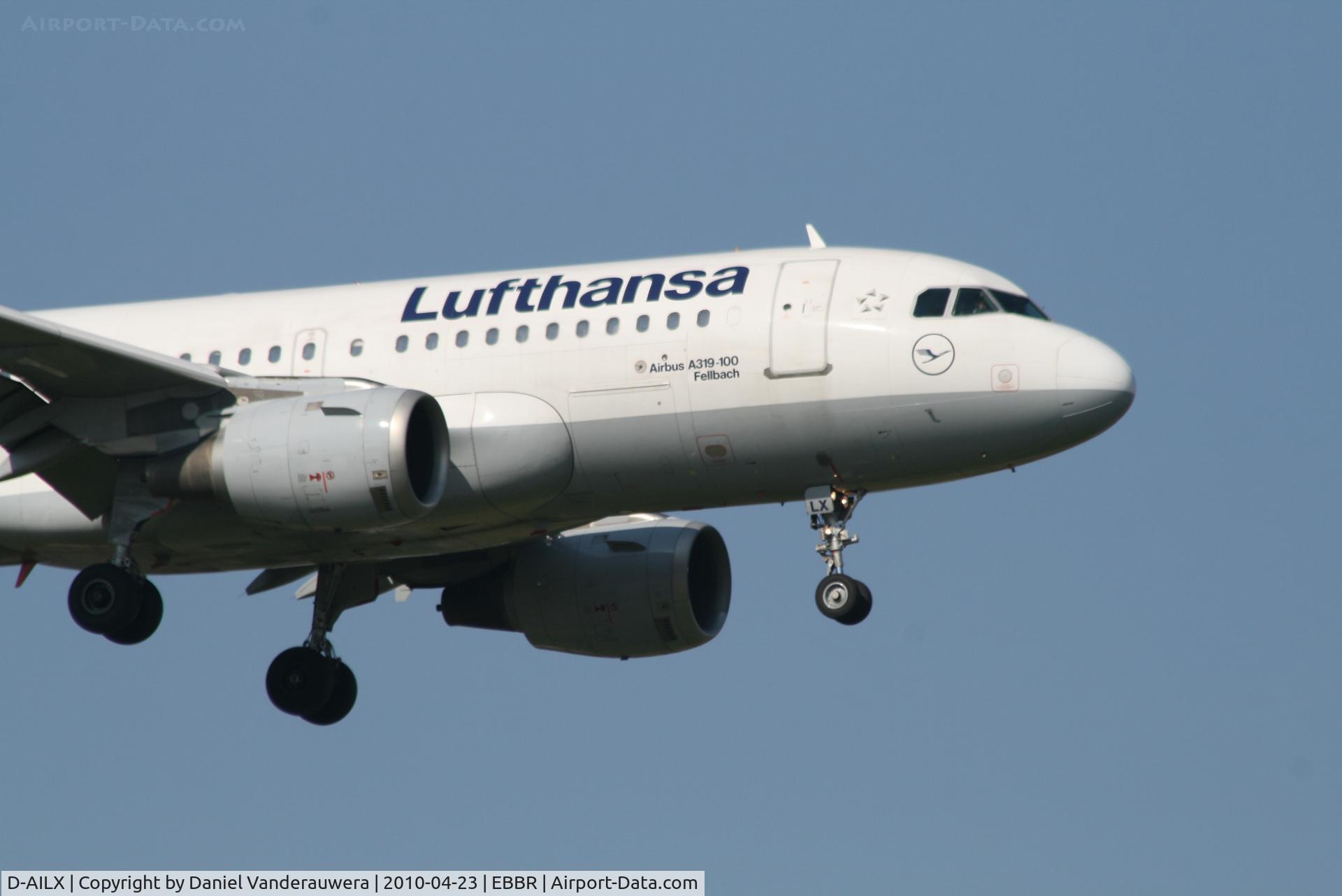 D-AILX, 1998 Airbus A319-114 C/N 860, Arrival of flight LH4602 to RWY 02