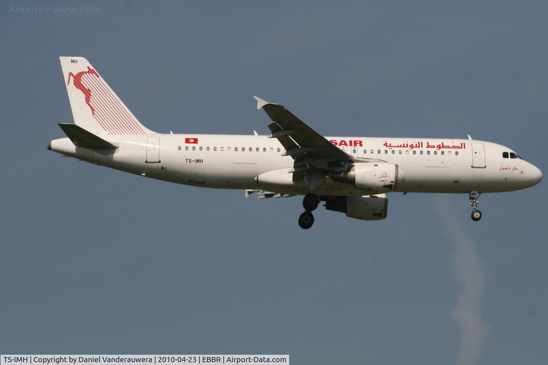 TS-IMH, 1993 Airbus A320-211 C/N 0402, Arrival of flight TU788 to RWY 02