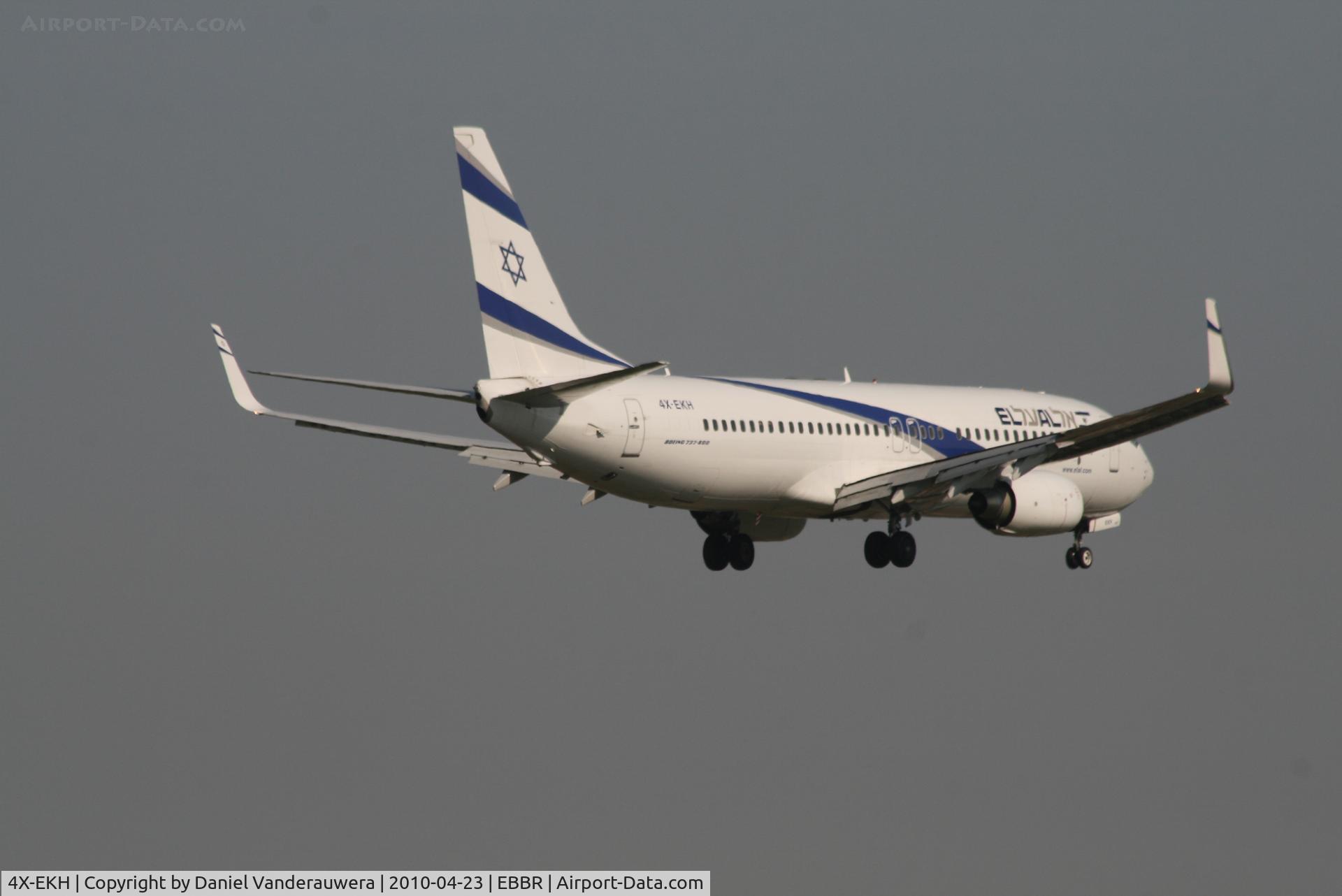 4X-EKH, 2009 Boeing 737-85P C/N 35458, Flight LY331 IS DESCENDING TO rwy 02