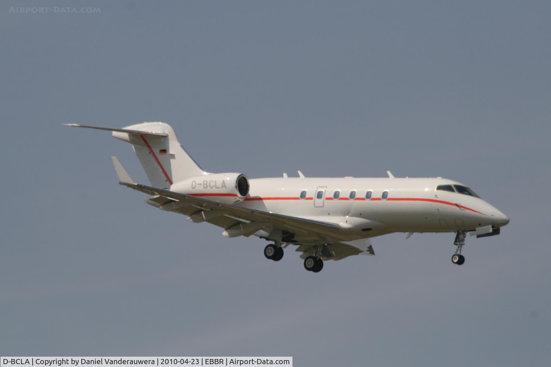 D-BCLA, 2009 Bombardier Challenger 300 C/N 20272, Arrival to RWY 02