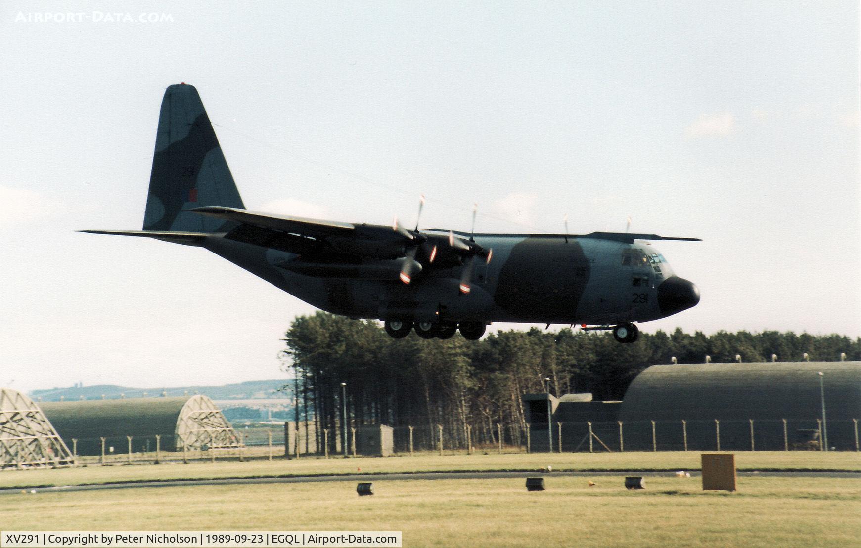 XV291, 1967 Lockheed C-130K Hercules C.1 C/N 382-4256, Hercules C.1 of the Lyneham Transport Wing  landing at the 1989 RAF Leuchars Airshow.