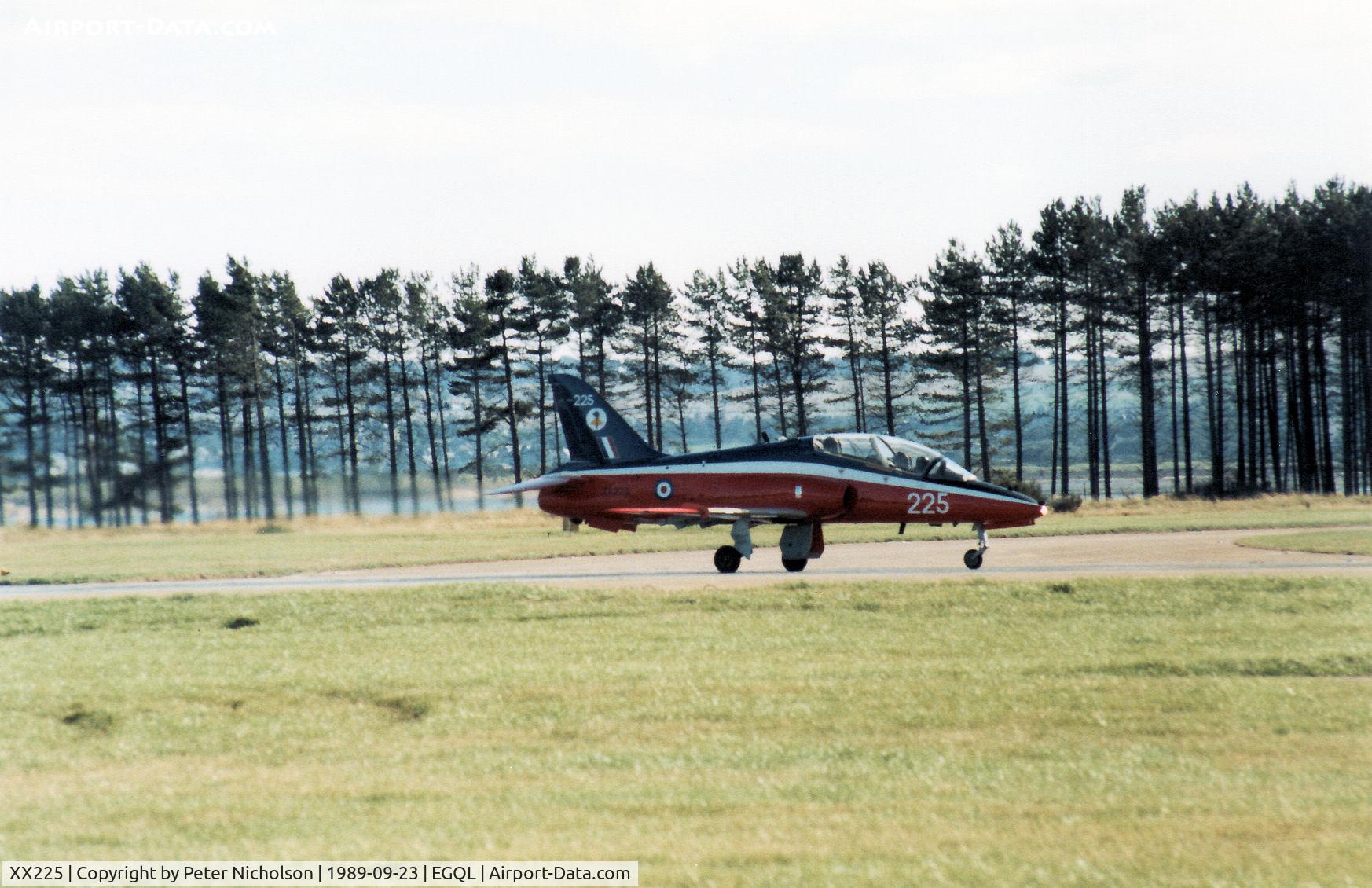 XX225, 1978 Hawker Siddeley Hawk T.1 C/N 061/312061, Hawk T.1 of 4 Flying Training School at RAF Valley preparing for take-off at the 1989 RAF Leuchars Airshow.