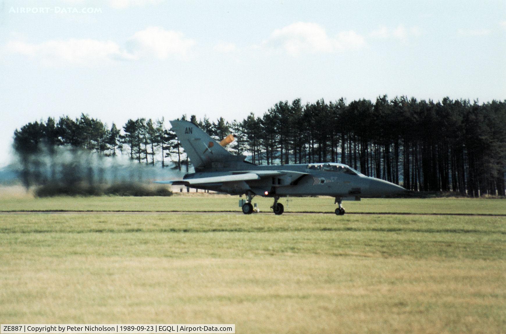 ZE887, 1988 Panavia Tornado F.3 C/N 3345, Tornado F.3 of 229 Operational Conversion Unit at RAF Coningsby taking off for display at the 1989 RAF Leuchars Airshow.
