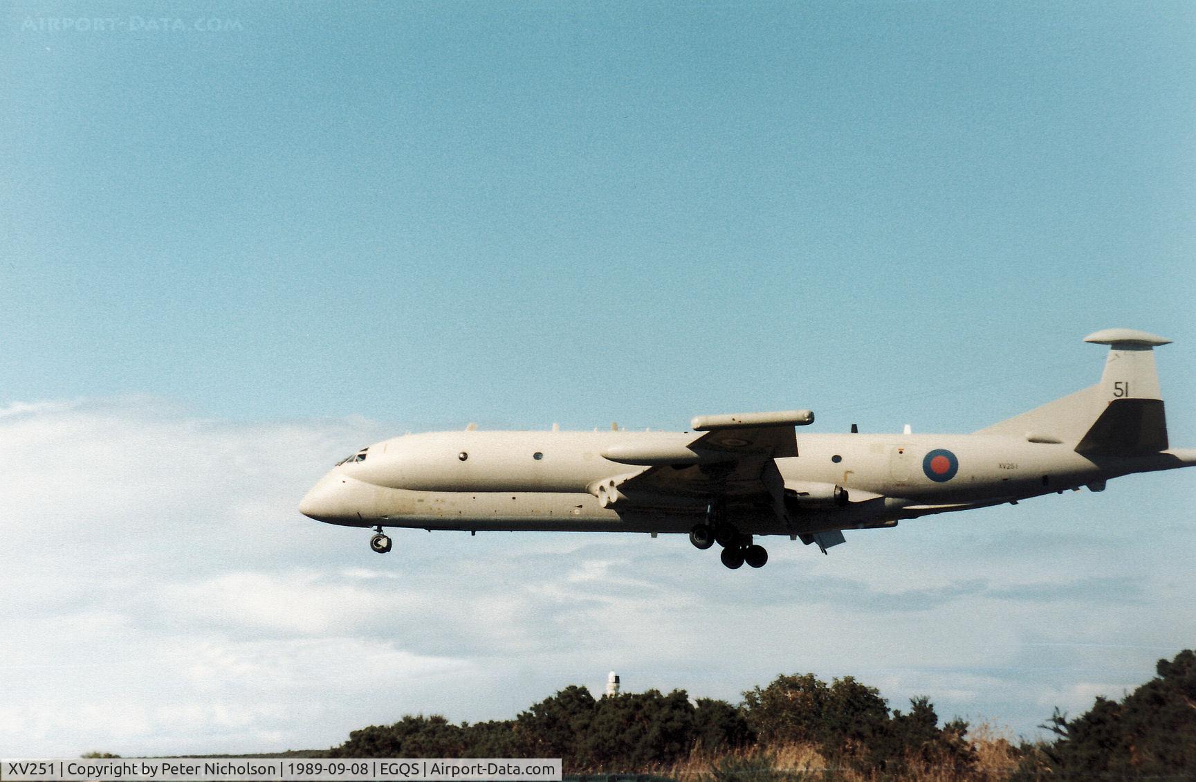 XV251, Hawker Siddeley Nimrod MR.2 C/N 8026, Nimrod MR.2 of the Kinloss Maritime Wing landing at RAF Lossiemouth in September 1989.