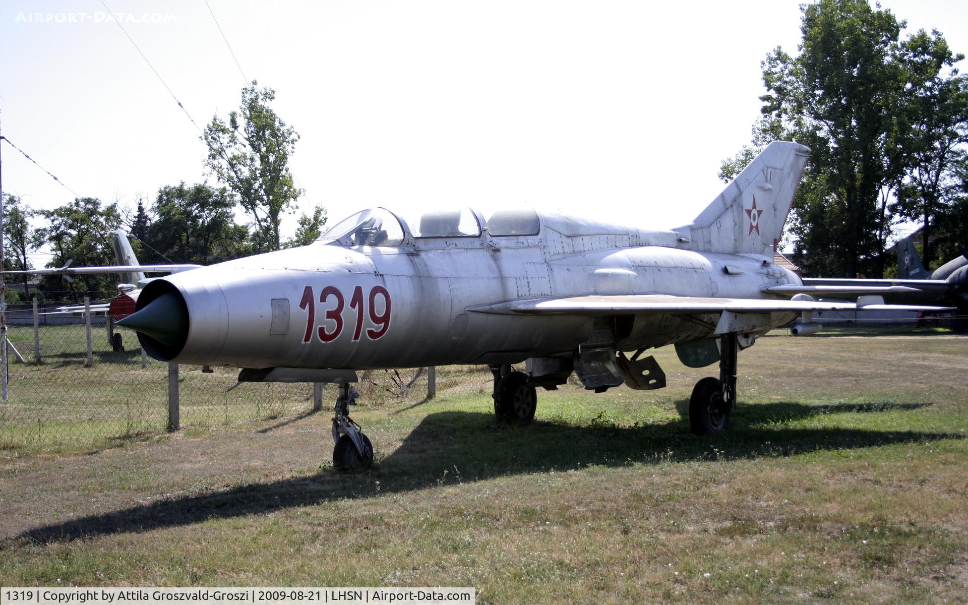 1319, 1965 Mikoyan-Gurevich MiG-21U-400 C/N 661319, Szolnok Szandaszöllös Airplane Museum