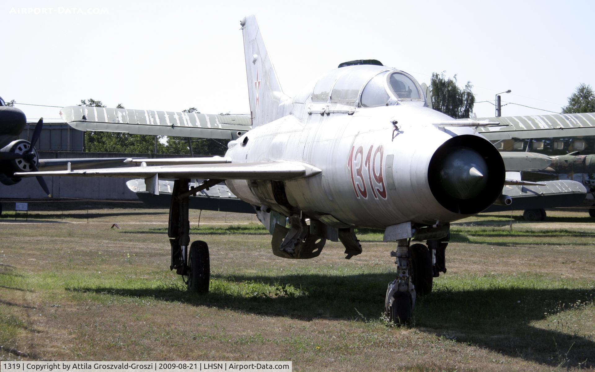 1319, 1965 Mikoyan-Gurevich MiG-21U-400 C/N 661319, Szolnok Szandaszöllös Airplane Museum