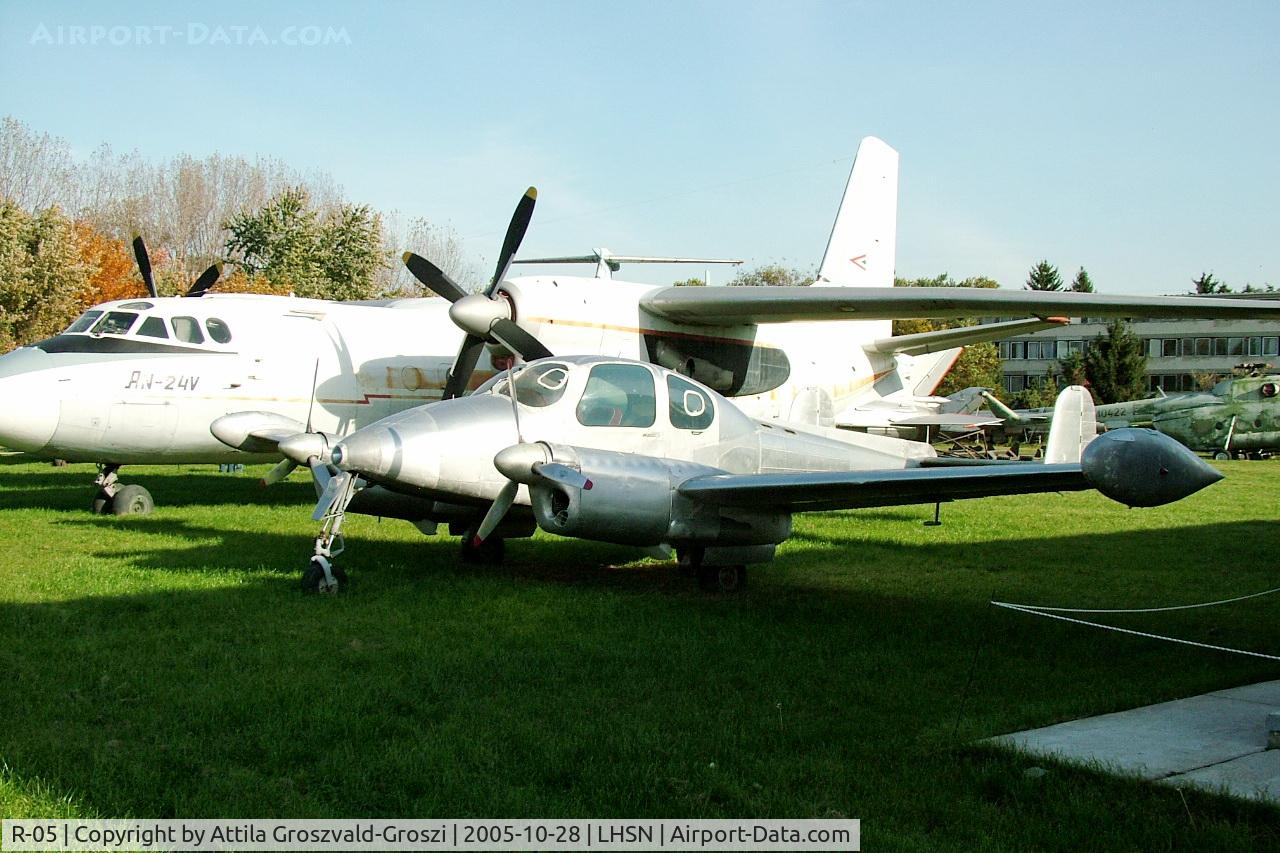 R-05, 1962 Let L-200D Morava C/N 171128, Szolnok Szandaszöllös Airplane Museum