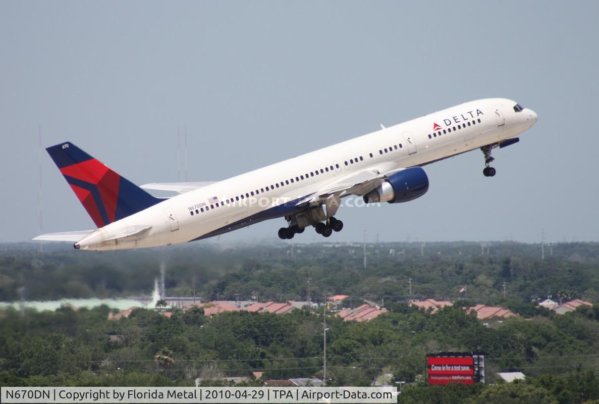N670DN, 1992 Boeing 757-232 C/N 25331, Delta 757-200