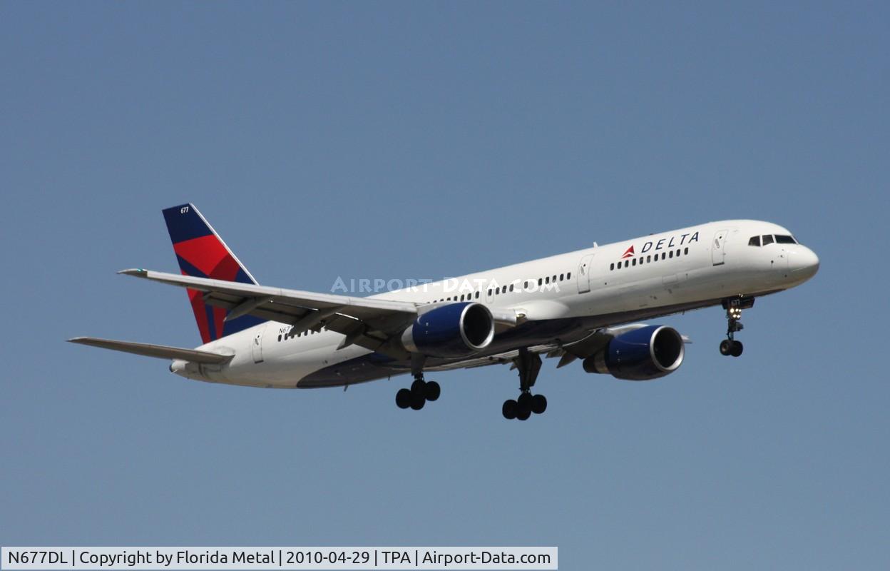 N677DL, 1992 Boeing 757-232 C/N 25982, Delta 757-200