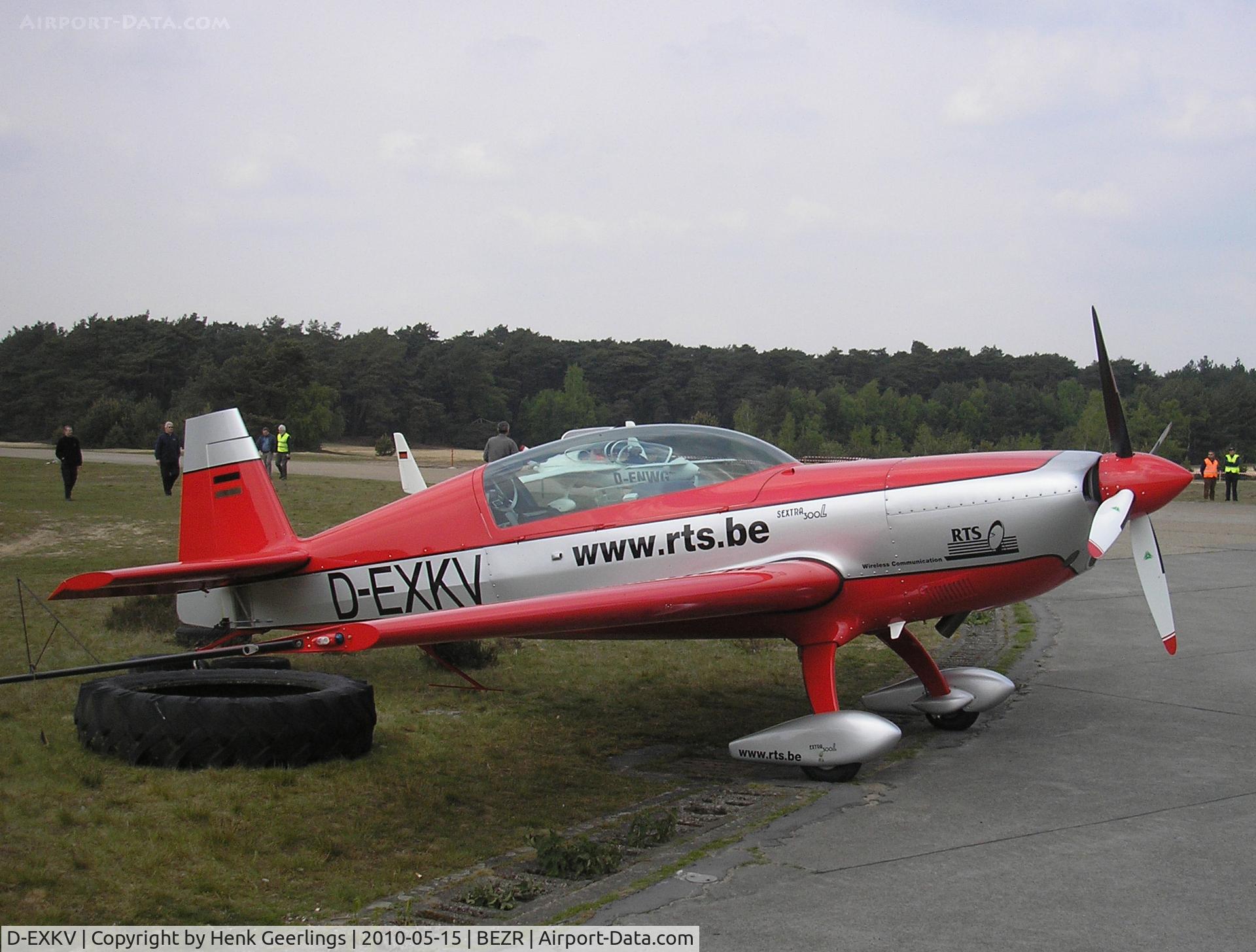 D-EXKV, Extra EA-300L C/N 1204, Chipmunk & Cirrus Meet , May 2010