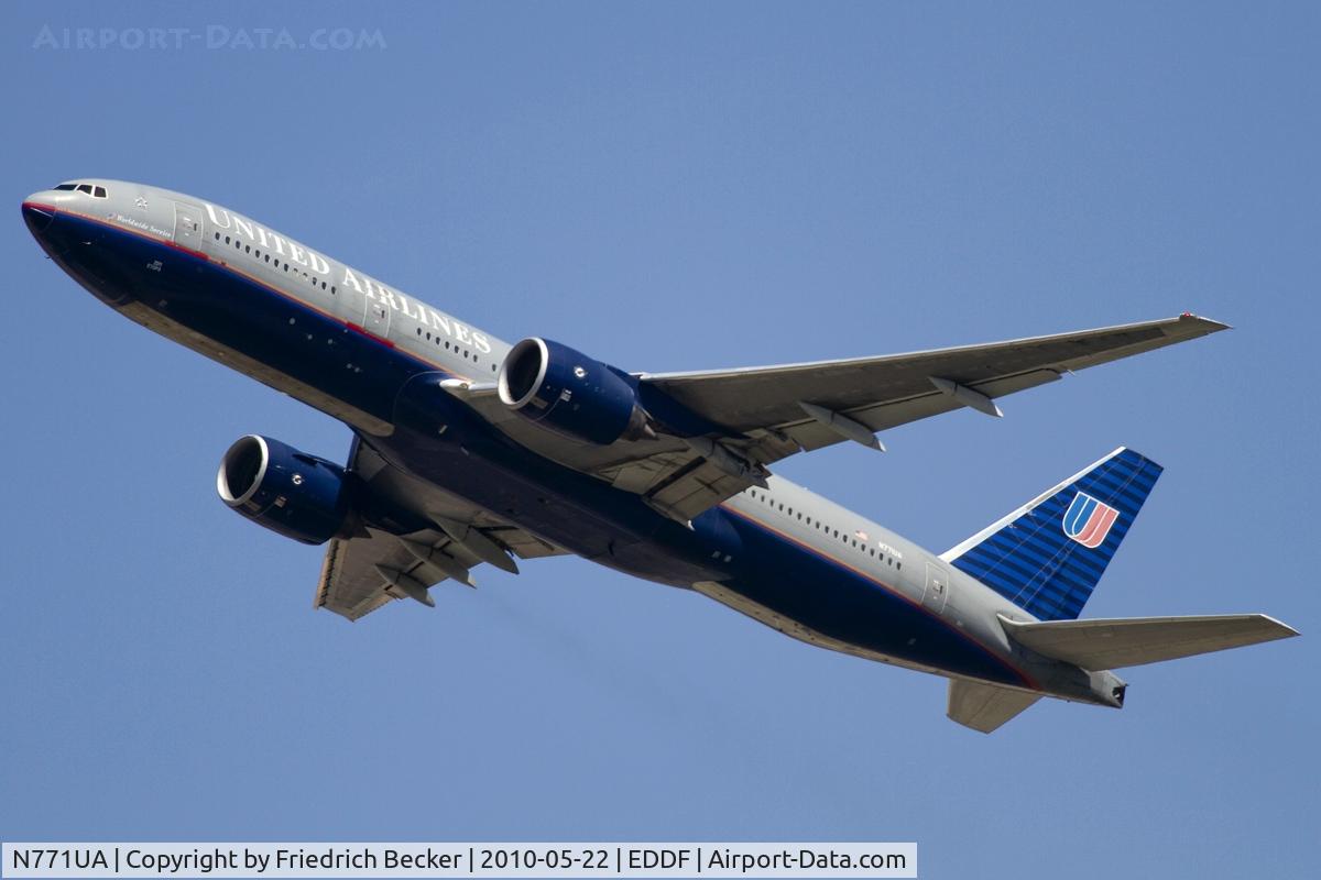N771UA, 1995 Boeing 777-222 C/N 26932, departure via RW25R