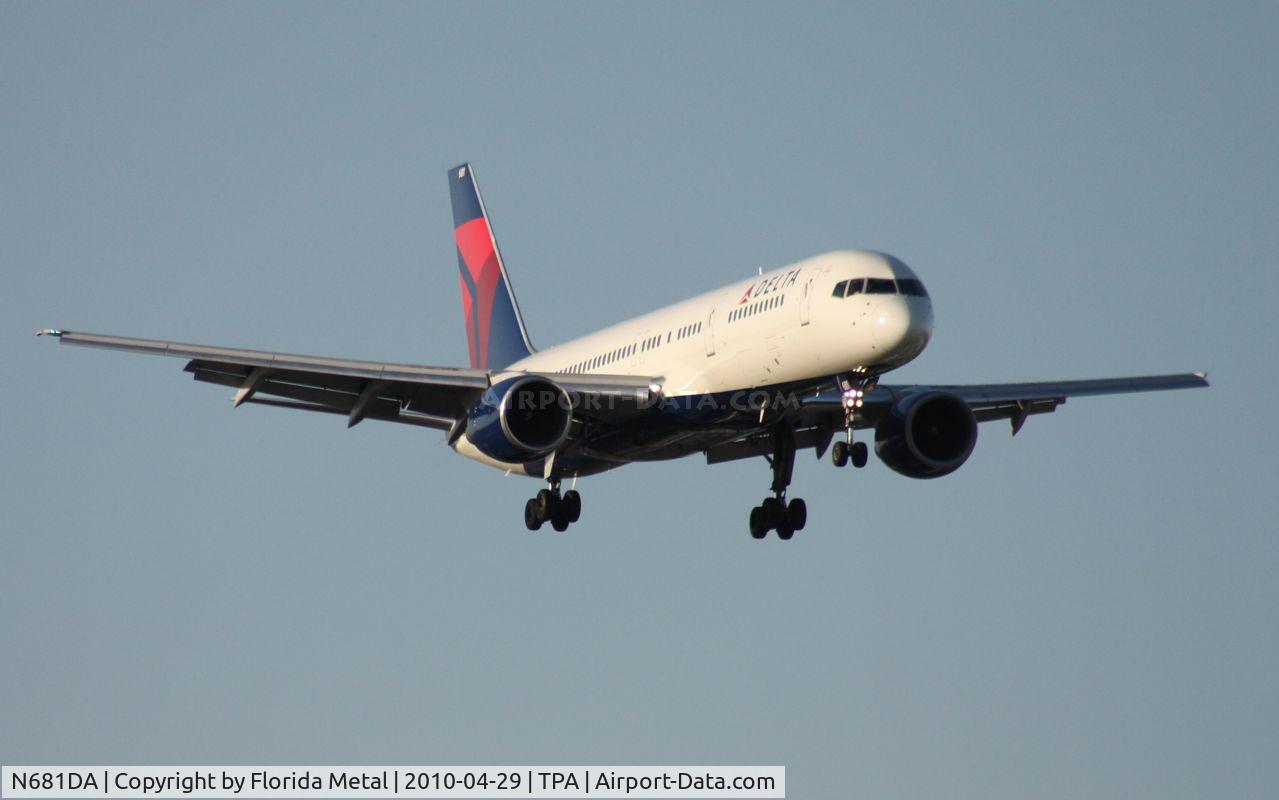 N681DA, 1993 Boeing 757-232 C/N 26957, Delta 757-200
