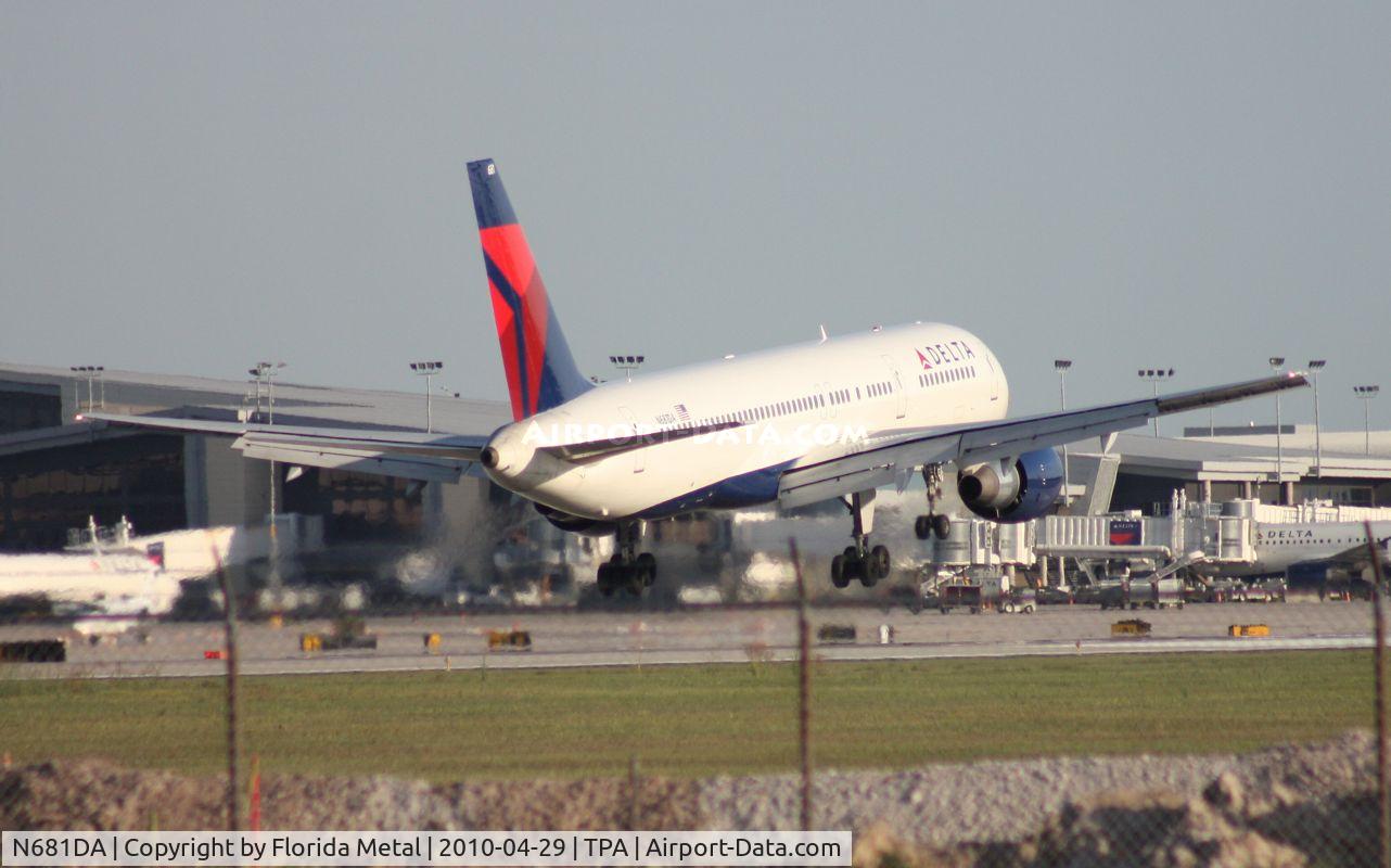 N681DA, 1993 Boeing 757-232 C/N 26957, Delta 757-200