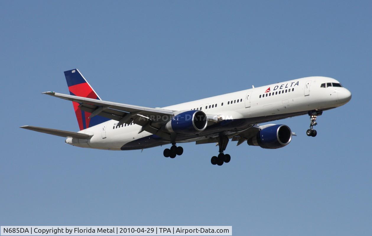 N685DA, 1995 Boeing 757-232 C/N 27588, Delta 757-200