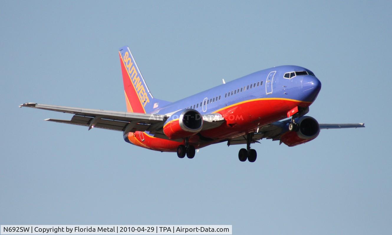 N692SW, 1985 Boeing 737-3T5 C/N 23062, Southwest 737-300
