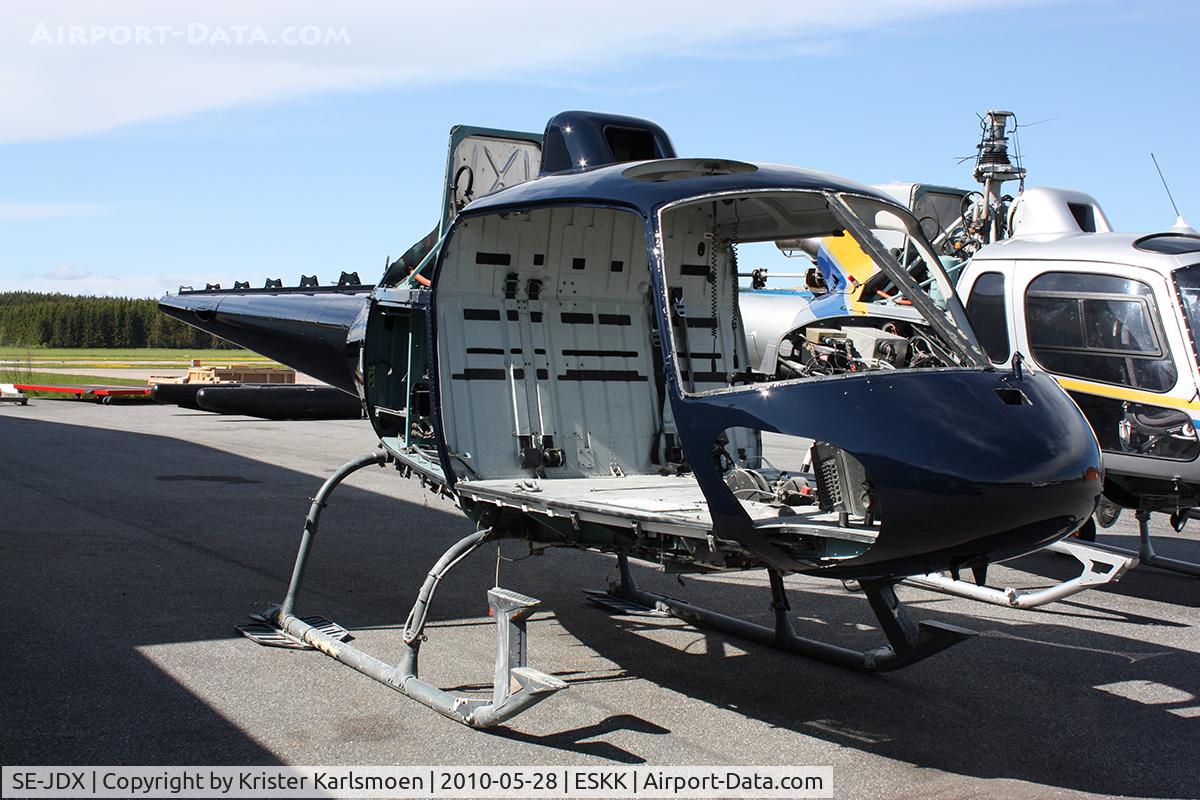 SE-JDX, 1997 Aerospatiale AS-350B-3 Ecureuil C/N 3063, And new paint...