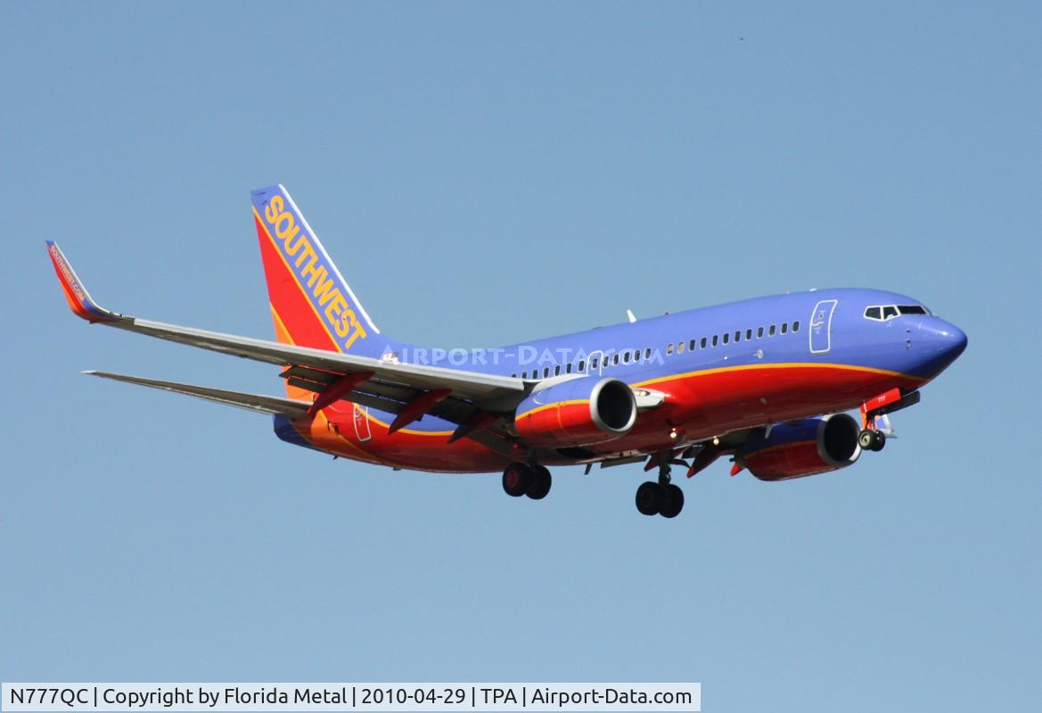 N777QC, 2000 Boeing 737-7H4 C/N 30592, Southwest 737-700