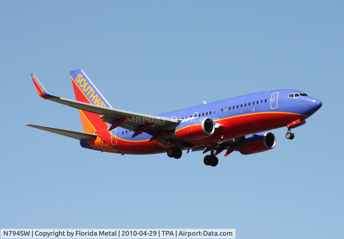 N794SW, 2001 Boeing 737-7H4 C/N 30605, Southwest 737-700