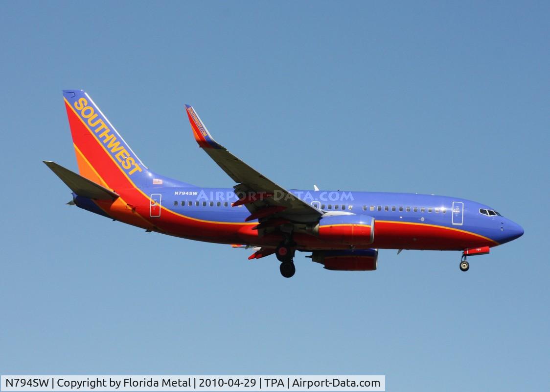 N794SW, 2001 Boeing 737-7H4 C/N 30605, Southwest 737-700