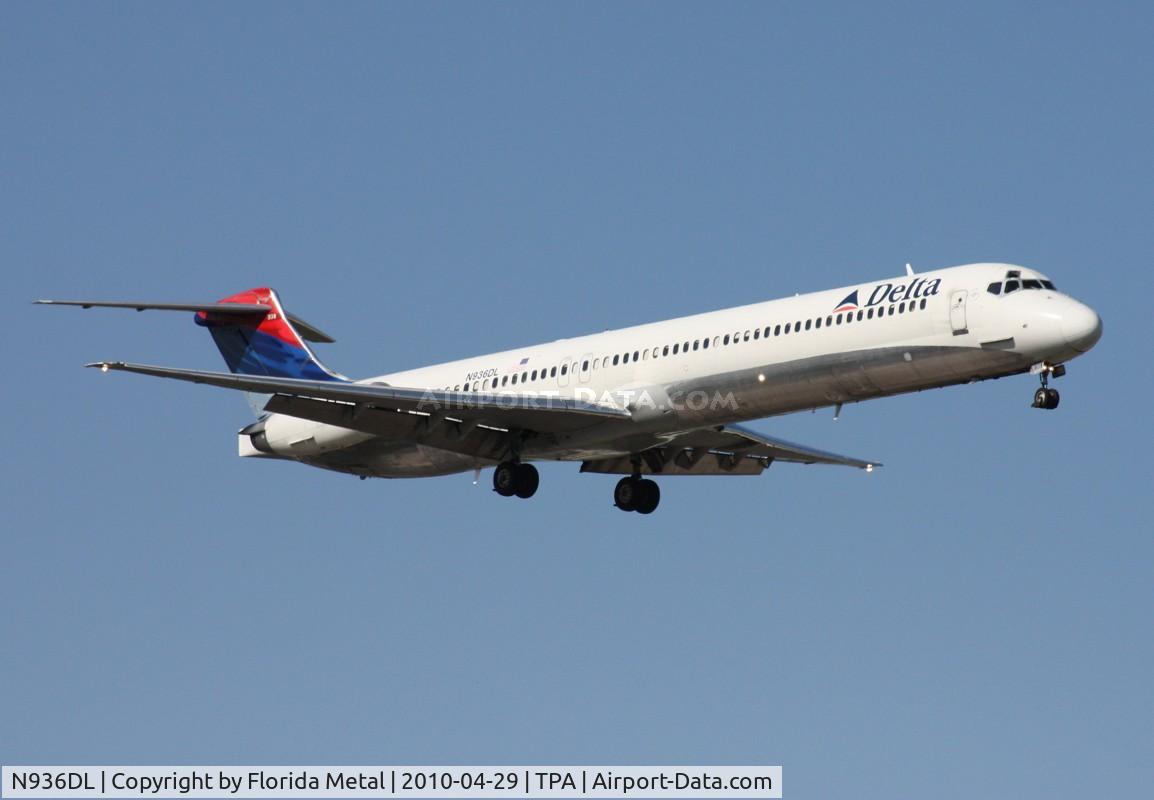 N936DL, 1989 McDonnell Douglas MD-88 C/N 49723, Delta MD-88