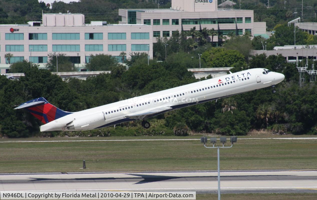 N946DL, 1989 McDonnell Douglas MD-88 C/N 49819, Delta MD-88