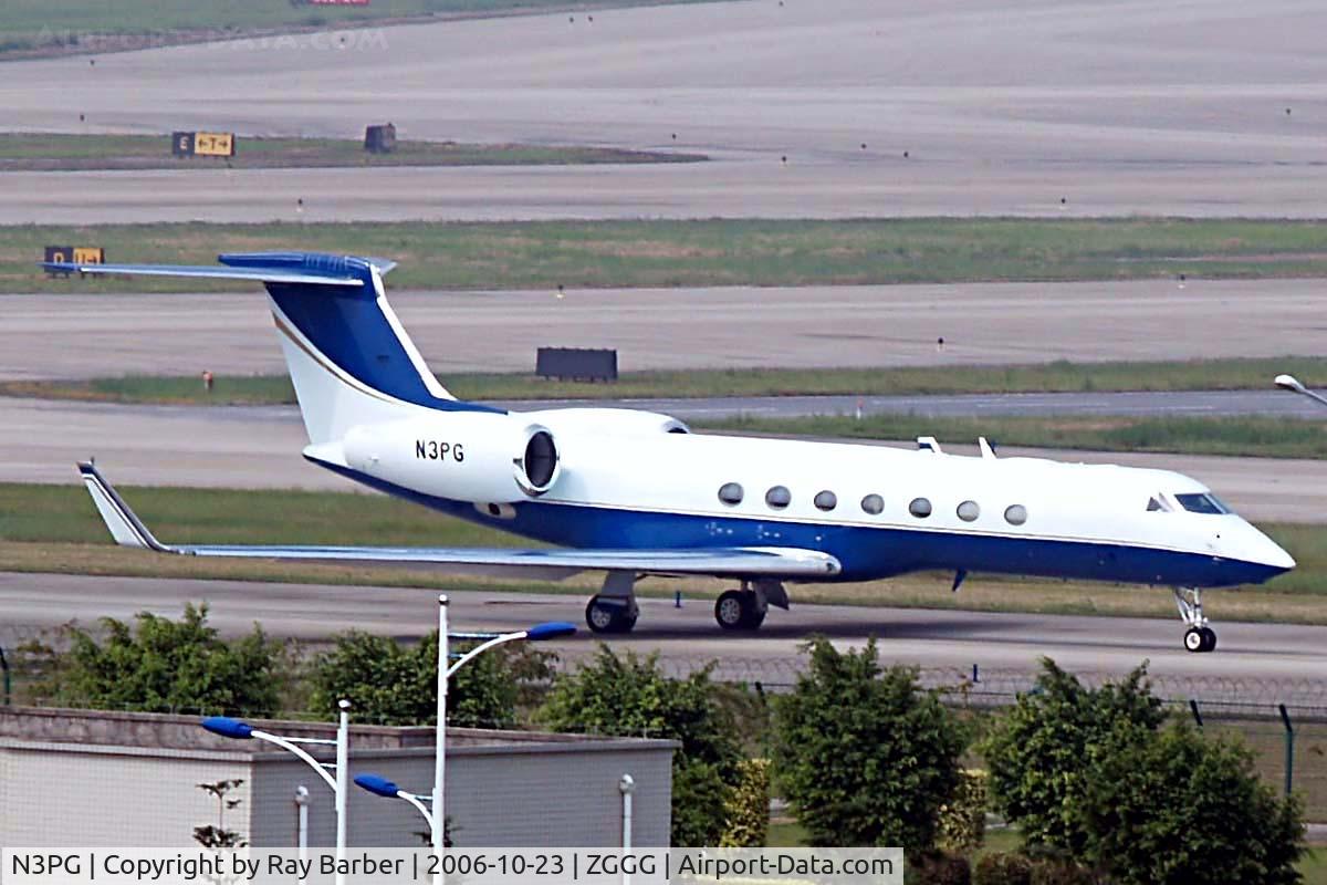 N3PG, 2005 Gulfstream Aerospace GV-SP (G550) C/N 5091, Gulfstream G550 [5091] Guangzhou-Baiyun~B 23/10/2006. Seen taxiing in a long way from home.