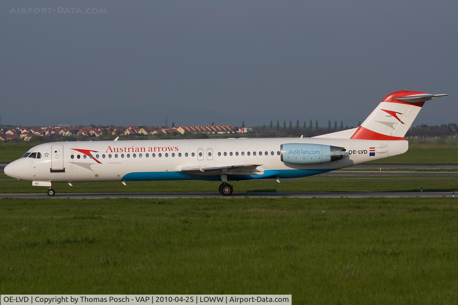OE-LVD, 1994 Fokker 100 (F-28-0100) C/N 11515, Austrian Arrows