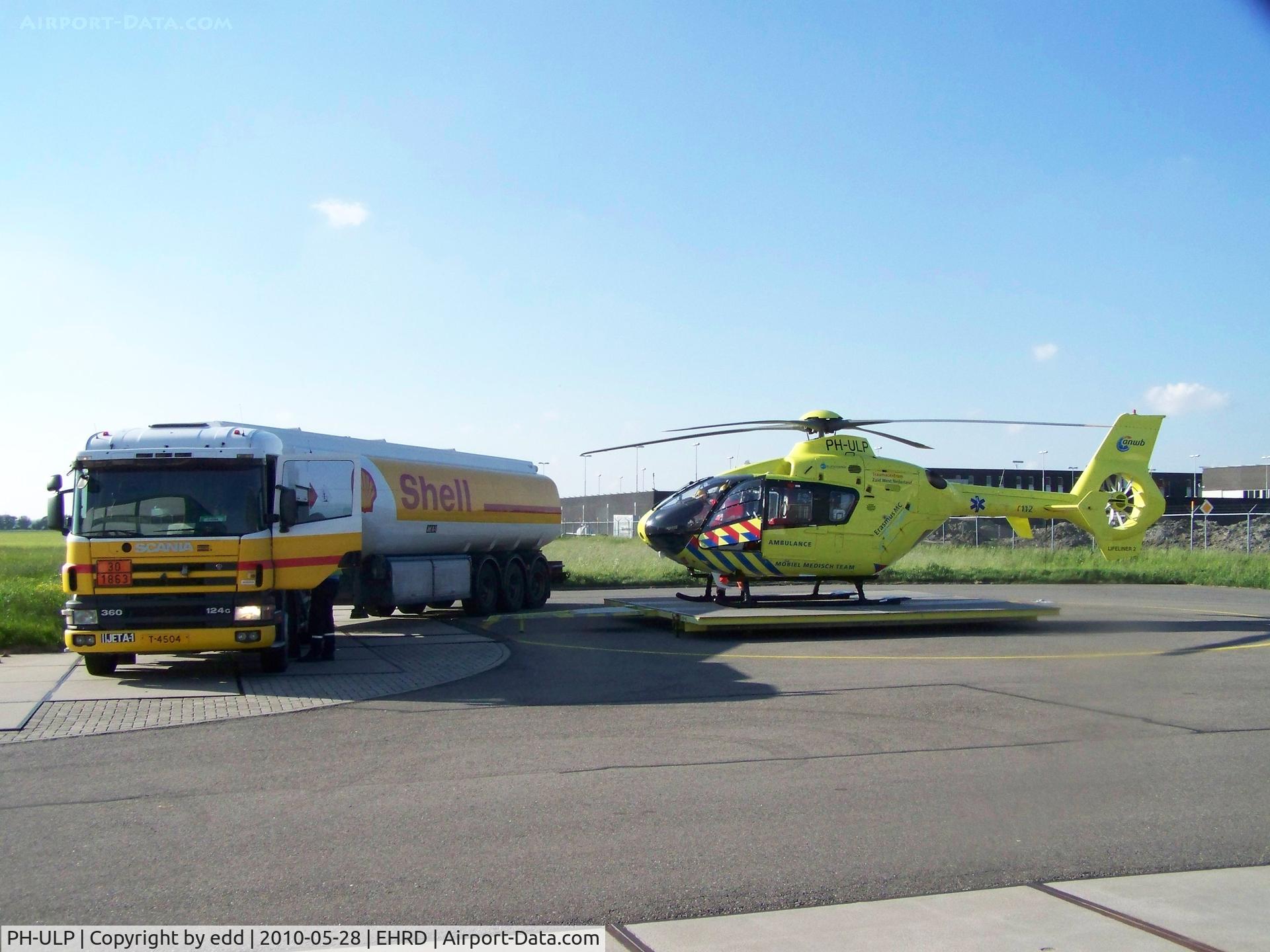 PH-ULP, 2004 Eurocopter EC-135T-2 C/N 0376, ROTTERDAM LIFE LINER 2 JUST LANDED AT THE PLATFORM  AND THAN TANKING