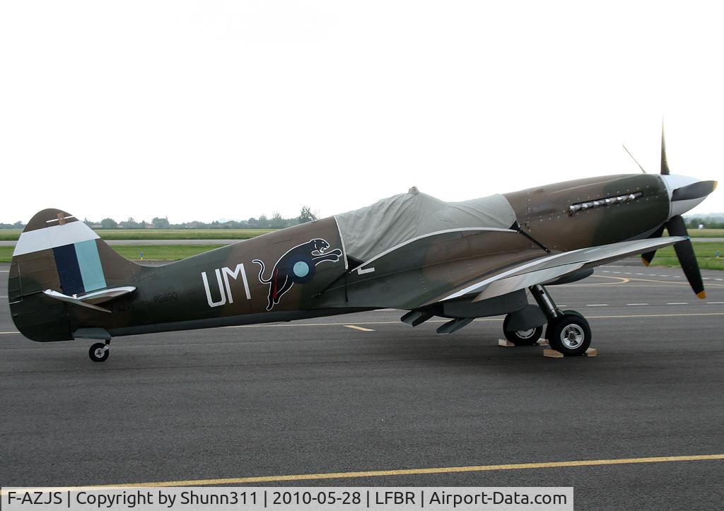 F-AZJS, 1944 Supermarine 389 Spitfire PR.XIX C/N 6S/585110, Participant of the Air Expo Airshow 2010