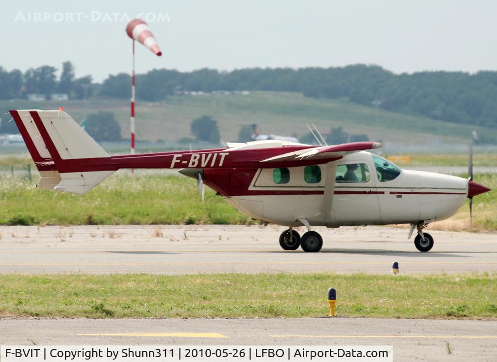 F-BVIT, Reims F337G Super Skymaster C/N 0066, Taxiing to the General Aviation area...