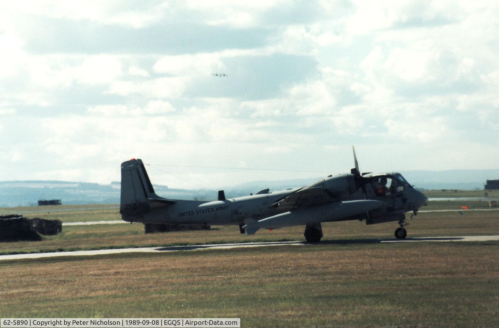 62-5890, 1962 Grumman OV-1B Mohawk C/N 49B, OV-1D Mohawk of the 3rd Military Intelligence Battalion joining the active runway at RAF Lossiemouth in September 1989 after refuelling on return flight to the United States.