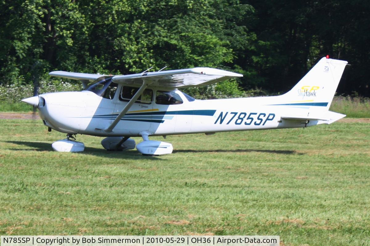 N785SP, 2001 Cessna 172S C/N 172S8712, At the Zanesville Riverside breakfast fly-in.