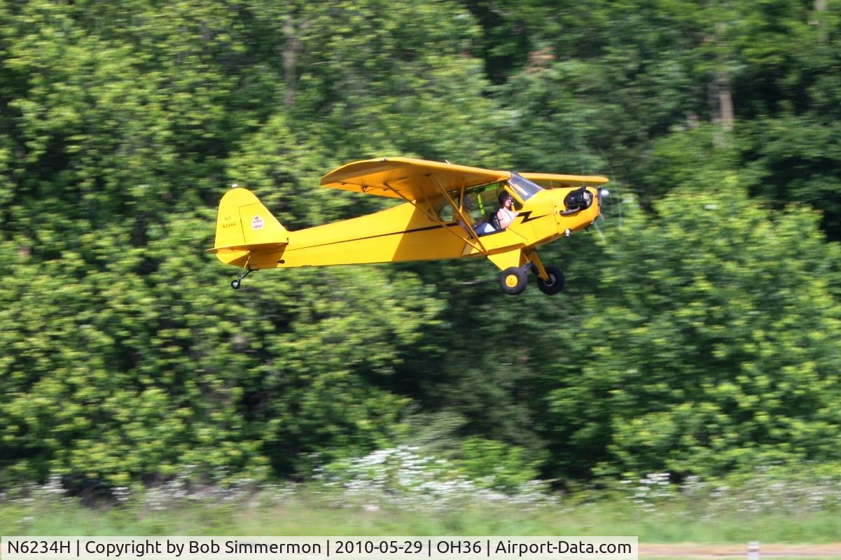 N6234H, 1946 Piper J3C-65 Cub C/N 19408, Young Eagle rides at the Zanesville Riverside EAA breakfast fly-in.