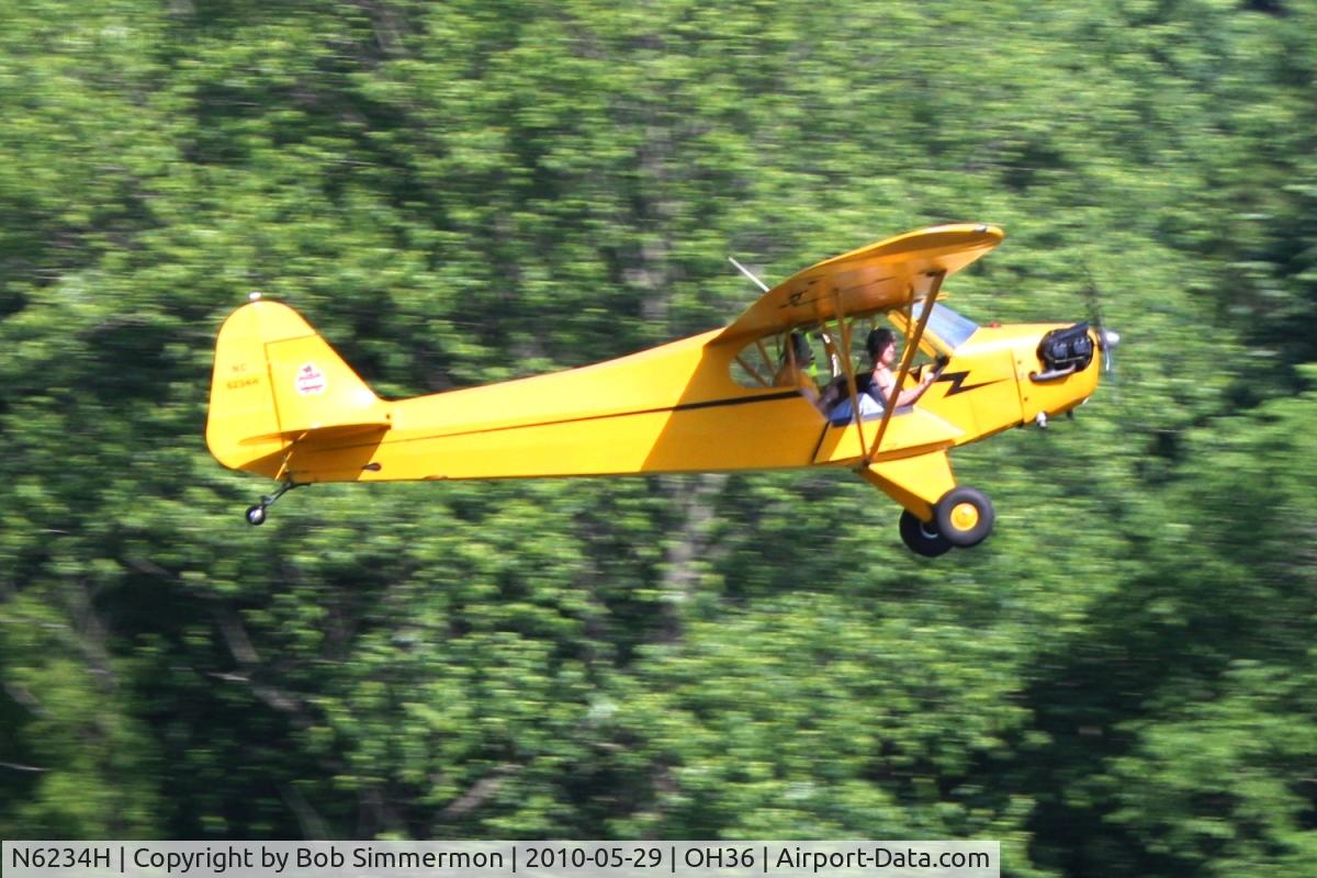 N6234H, 1946 Piper J3C-65 Cub C/N 19408, Young Eagle rides at the Zanesville Riverside EAA breakfast fly-in.