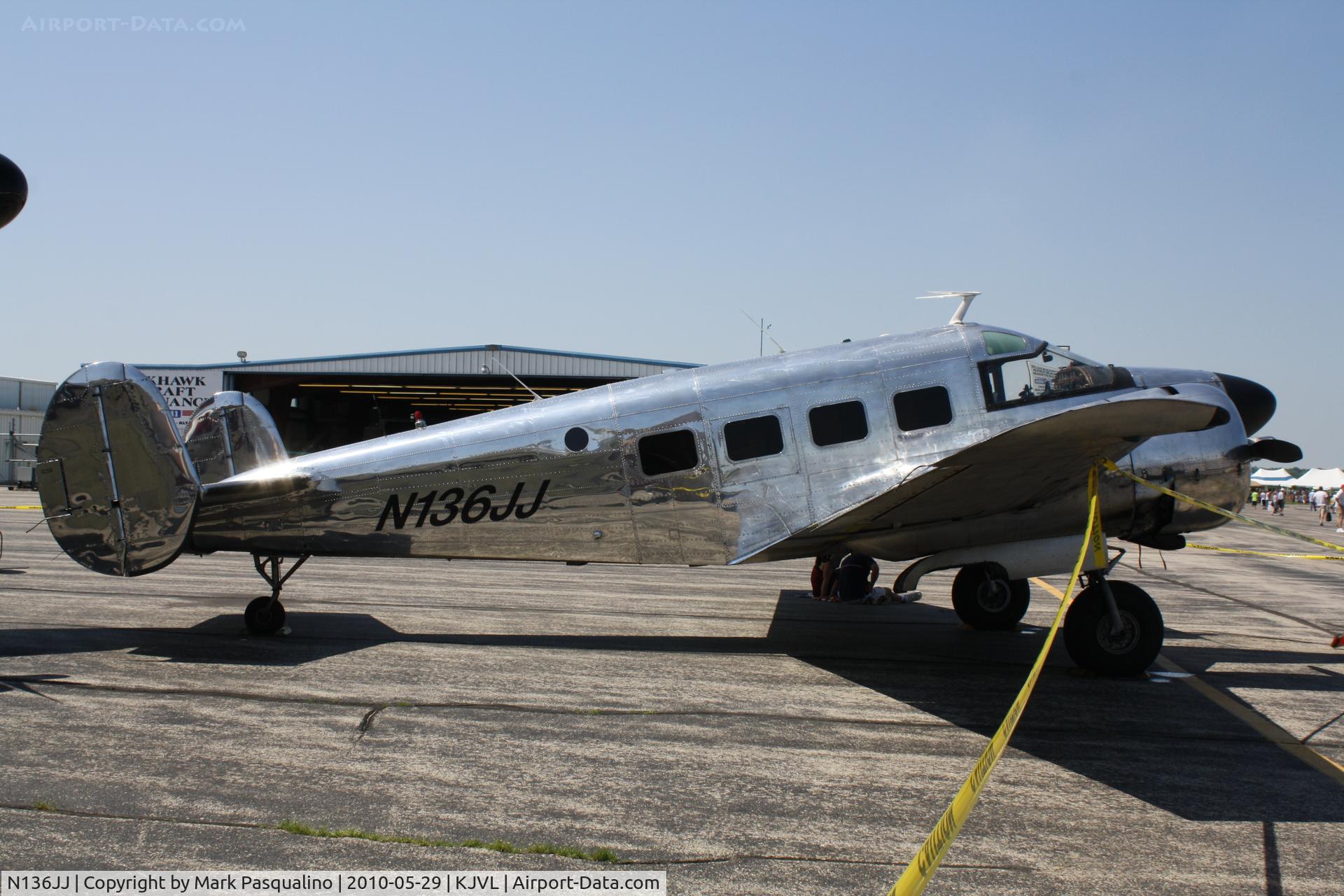 N136JJ, 1957 Beech E18S C/N BA-318, Beech E18S