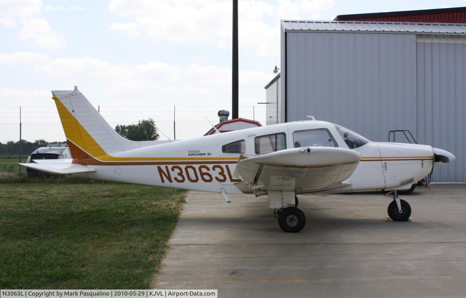 N3063L, 1979 Piper PA-28-181 C/N 28-7990261, Piper PA-28-181