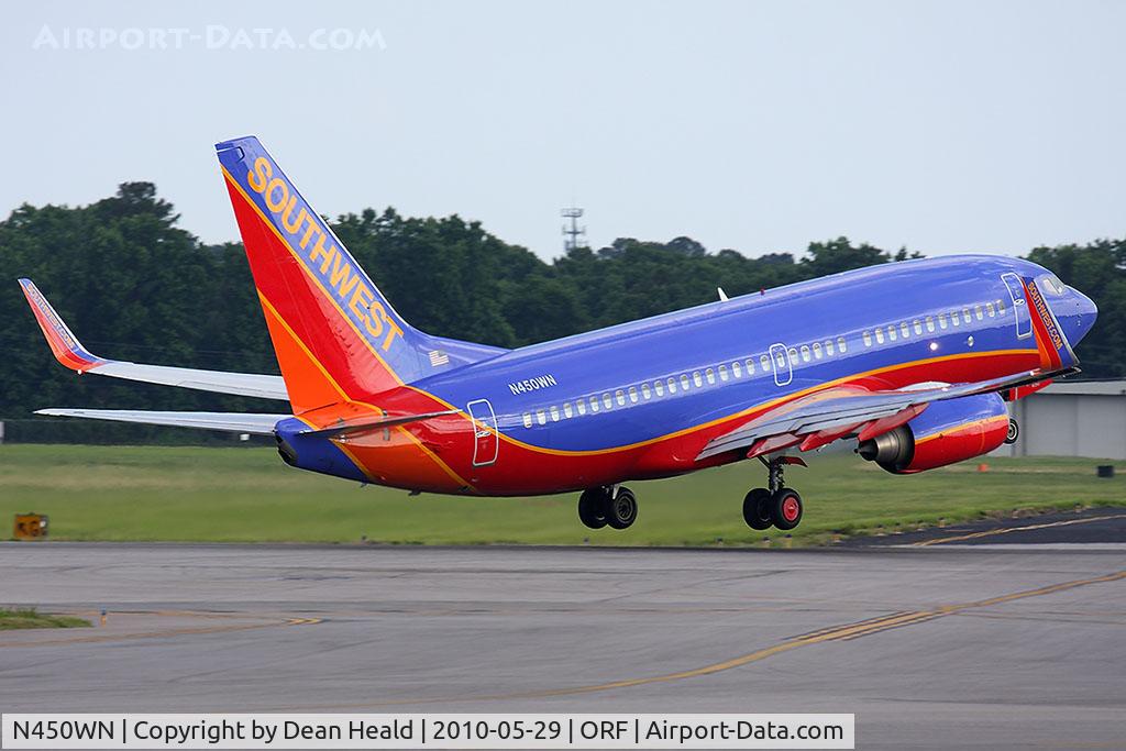 N450WN, 2004 Boeing 737-7H4 C/N 32470, Southwest Airlines N450WN (FLT SWA881) departing RWY 23 enroute to Baltimore/Washington Int'l (KBWI).