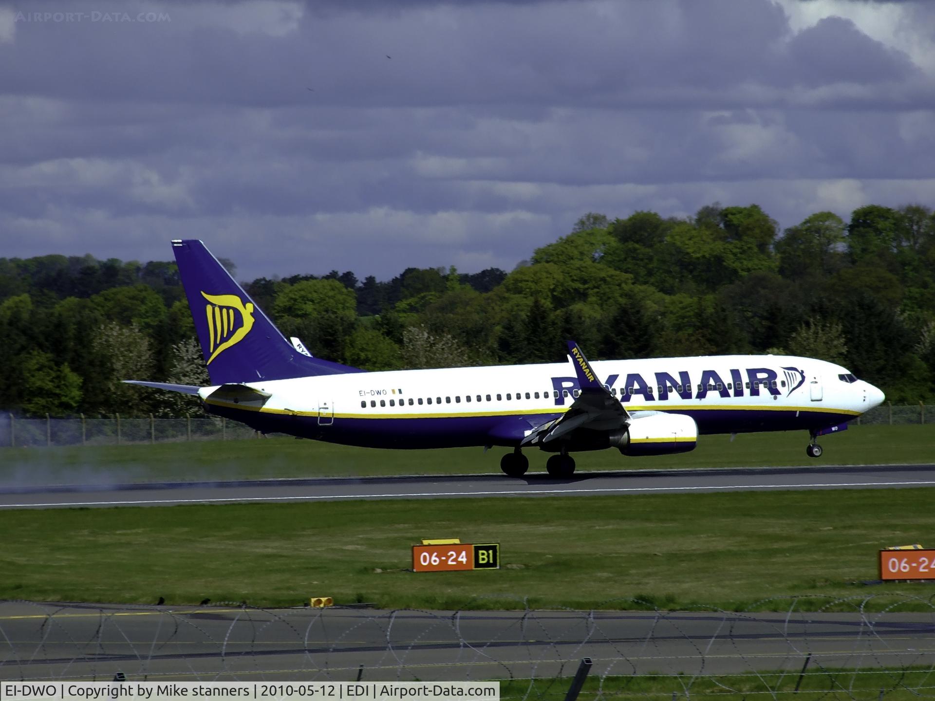EI-DWO, 2007 Boeing 737-8AS C/N 36079, EI-DWO Lands on runway 06 with a puff of smoke from the tyres