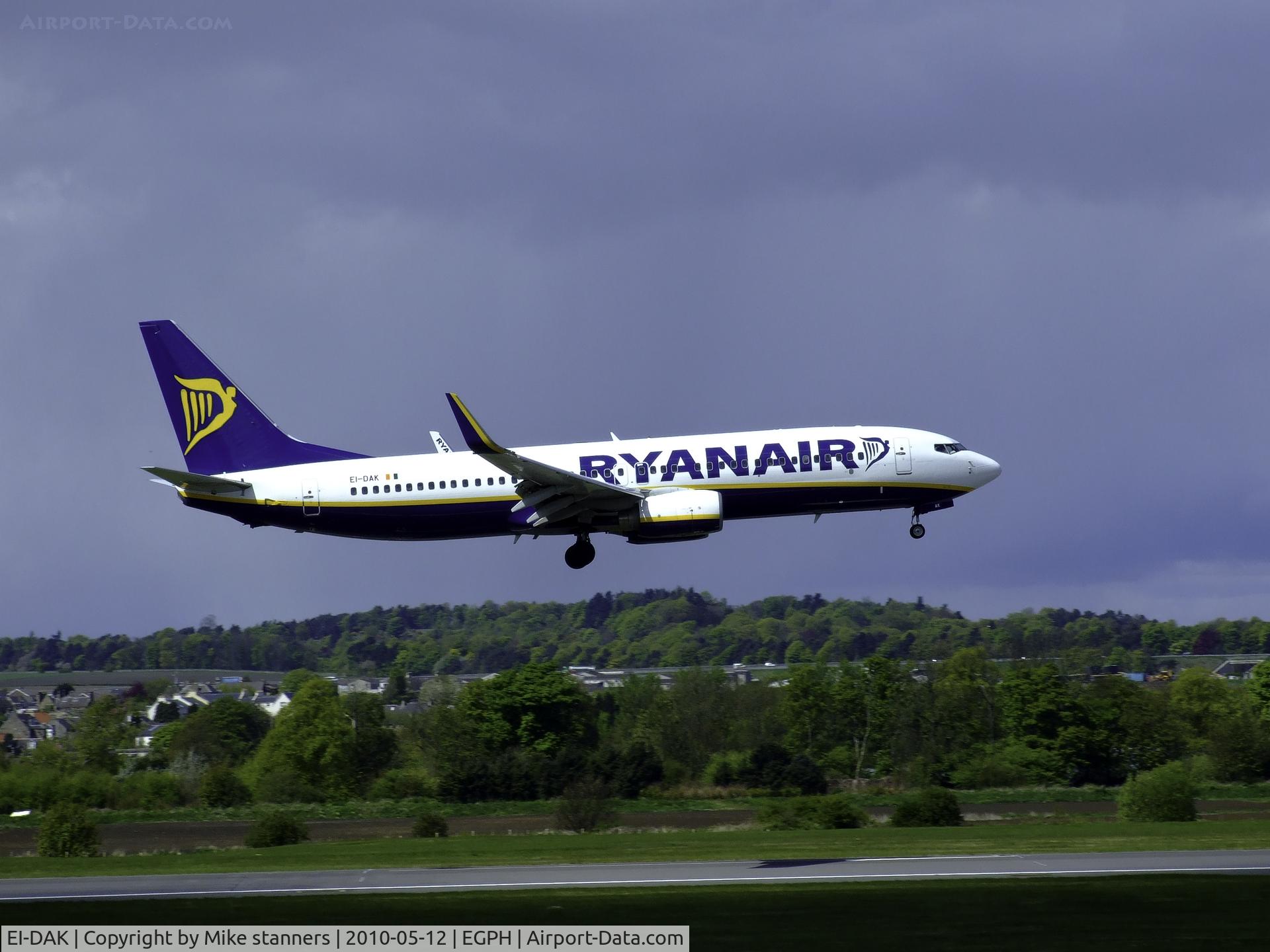 EI-DAK, 2003 Boeing 737-8AS C/N 33717, 