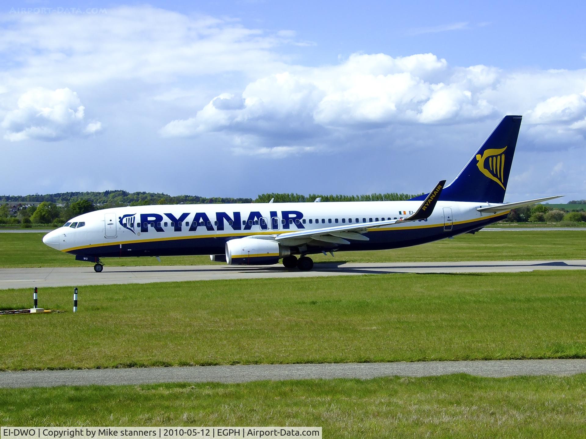 EI-DWO, 2007 Boeing 737-8AS C/N 36079, Ryanair Boeing 737-8AS Taxiing to runway 06