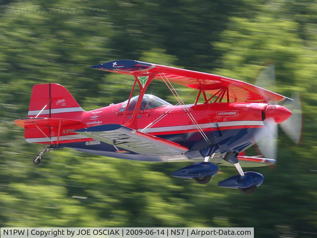 N1PW, 1979 Pitts S-2S Special C/N 1004, Arriving at New Garden