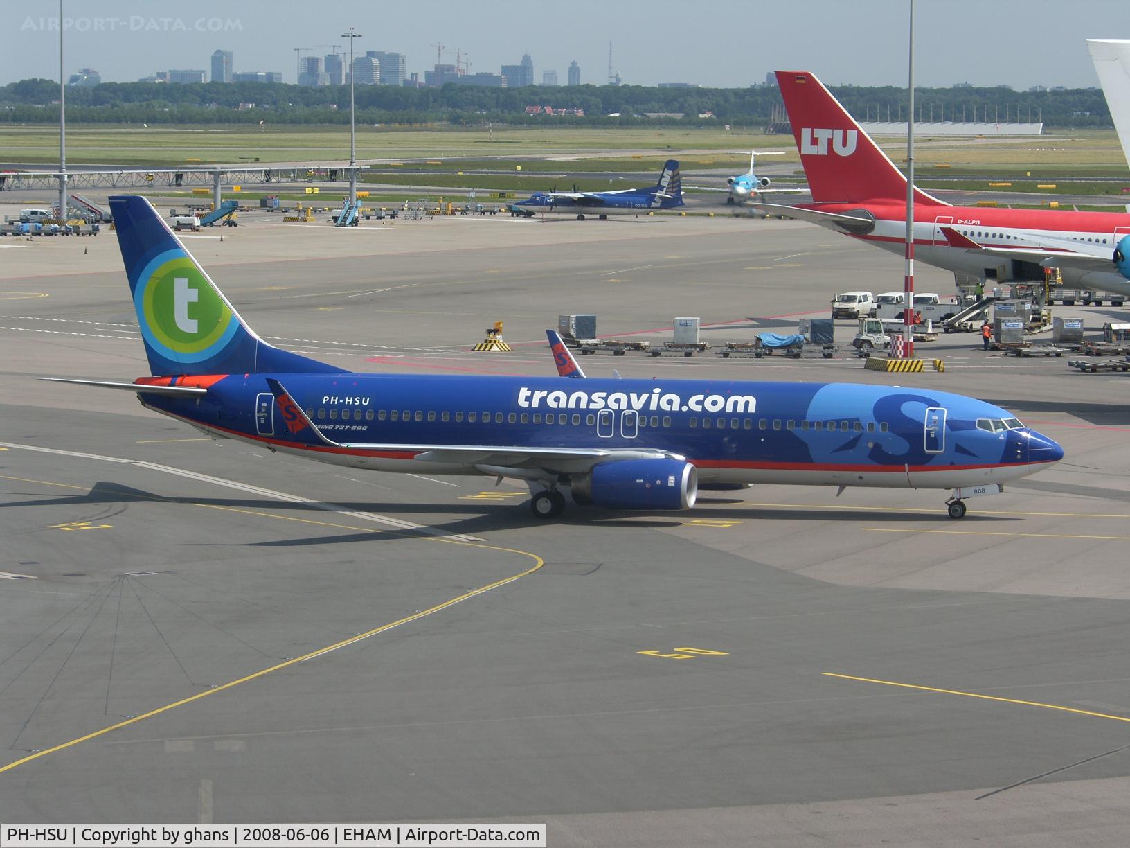 PH-HSU, 2005 Boeing 737-8BK C/N 33021, On lease fro
m Suncountry