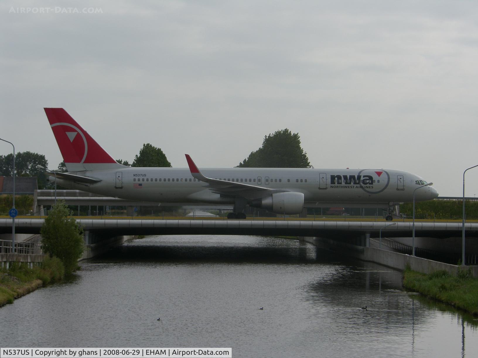 N537US, 1996 Boeing 757-251 C/N 26484, Crossing the canal after landing rw18R