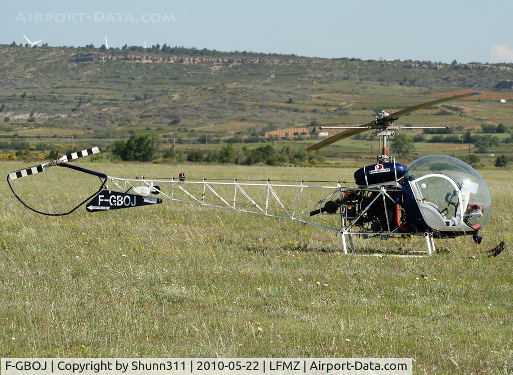 F-GBOJ, Bell 47G-2 C/N 1621, Parked in the grass...