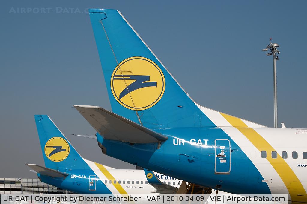 UR-GAT, 1993 Boeing 737-528 C/N 25237, Ukraine International Boeing 737
