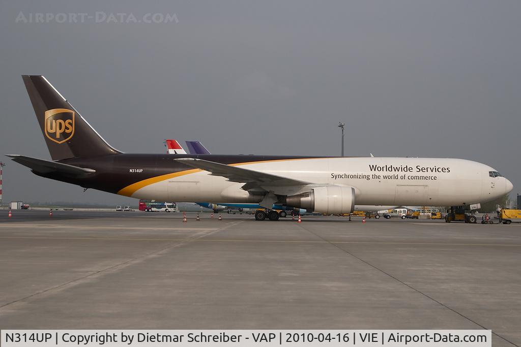 N314UP, 1996 Boeing 767-34AF C/N 27742, UPS Boeing 767-300