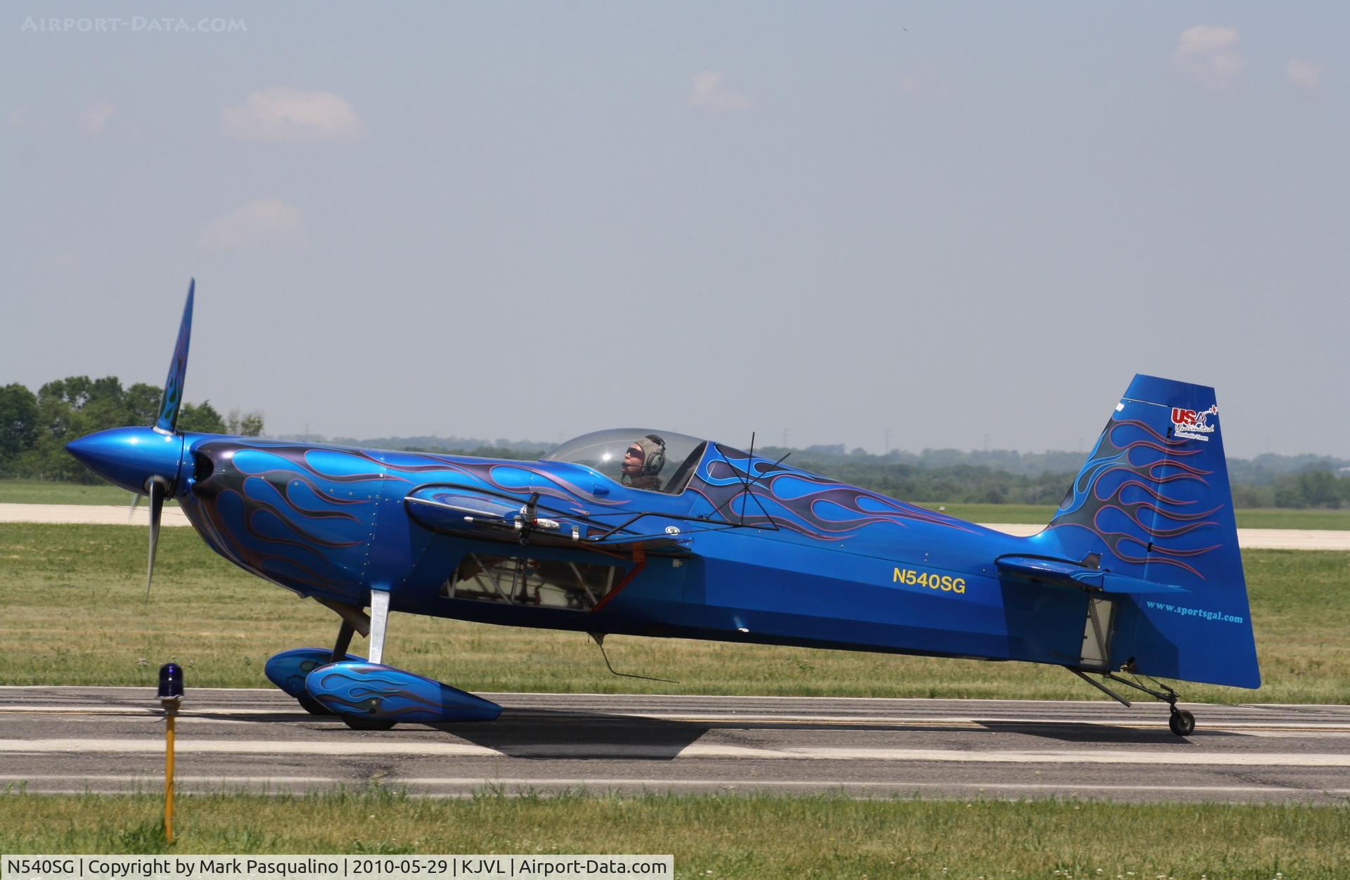 N540SG, 2005 Zivko Edge 540 C/N 0035, Edge 540